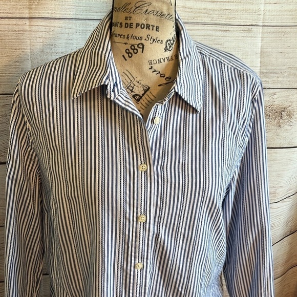 Talbots Casual Button Down Shirt Striped Collared Size Medium Cotton Blue White - Picture 2 of 9